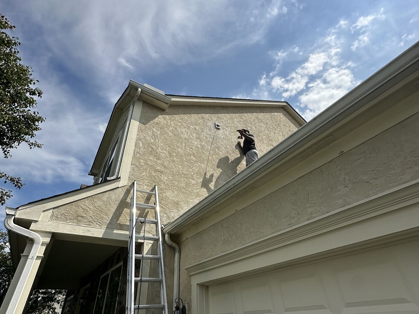 Roof-line dryer vent termination on a Powell, Ohio home